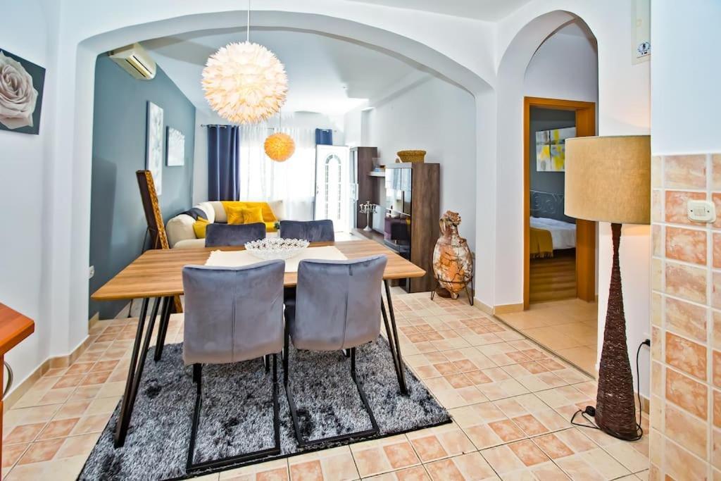 Apartman Tino With Two Sunny Terace Hvar Town Buitenkant foto