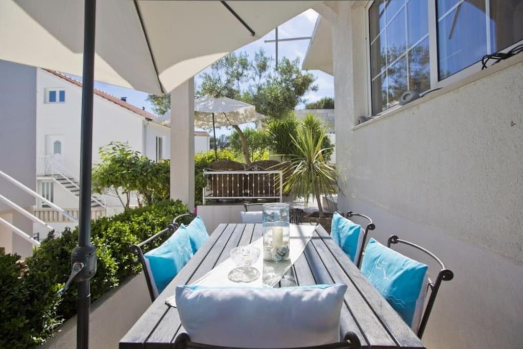 Apartman Tino With Two Sunny Terace Hvar Town Buitenkant foto